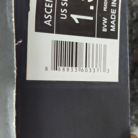 And 1 original unused basket ball shoes for kids - Picture 6 of 6